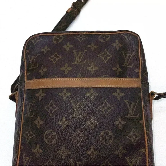 Authentic LOUIS VUITTON Danube Monogram Crossbody GM Bag LV - Picture 9 of 16